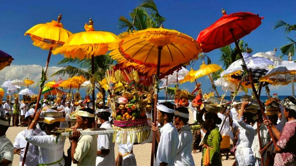 Nyepi on Nusa Lembongan and Bali - 353 Degrees North - Beach Ceremony