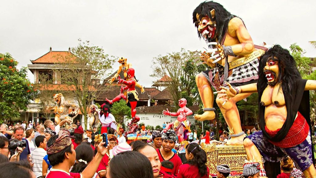 Nyepi on Nusa Lembongan and Bali - 353 Degrees North - Ogah-Ogah Gathering